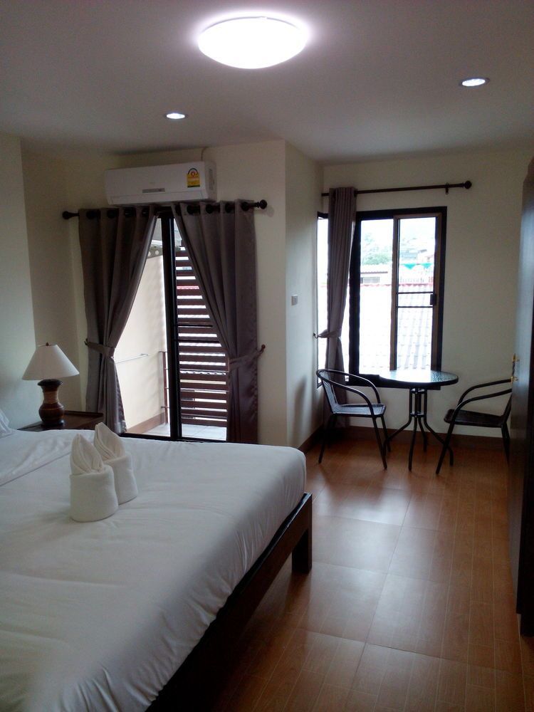 เชียงใหม่พีเพลส Hotel ภายนอก รูปภาพ